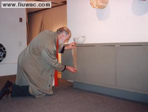 FIUWAC Side Illustration 238-2001 Jacobus Kloppenburg measuring at Gallery Barbara Davis, Houston Texas, 1997, Photo Waldo Bien 